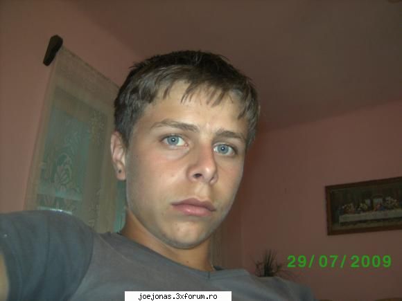buna!sunt daniel si as vrea sa va cunosc pe  :hi: sa ne